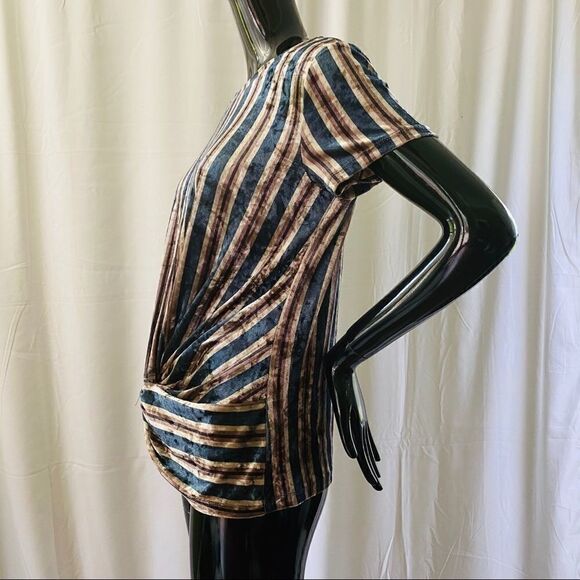 MYSTREE CURRENTLY CRUSHING VELVET TWIST TOP - Picture 5 of 8